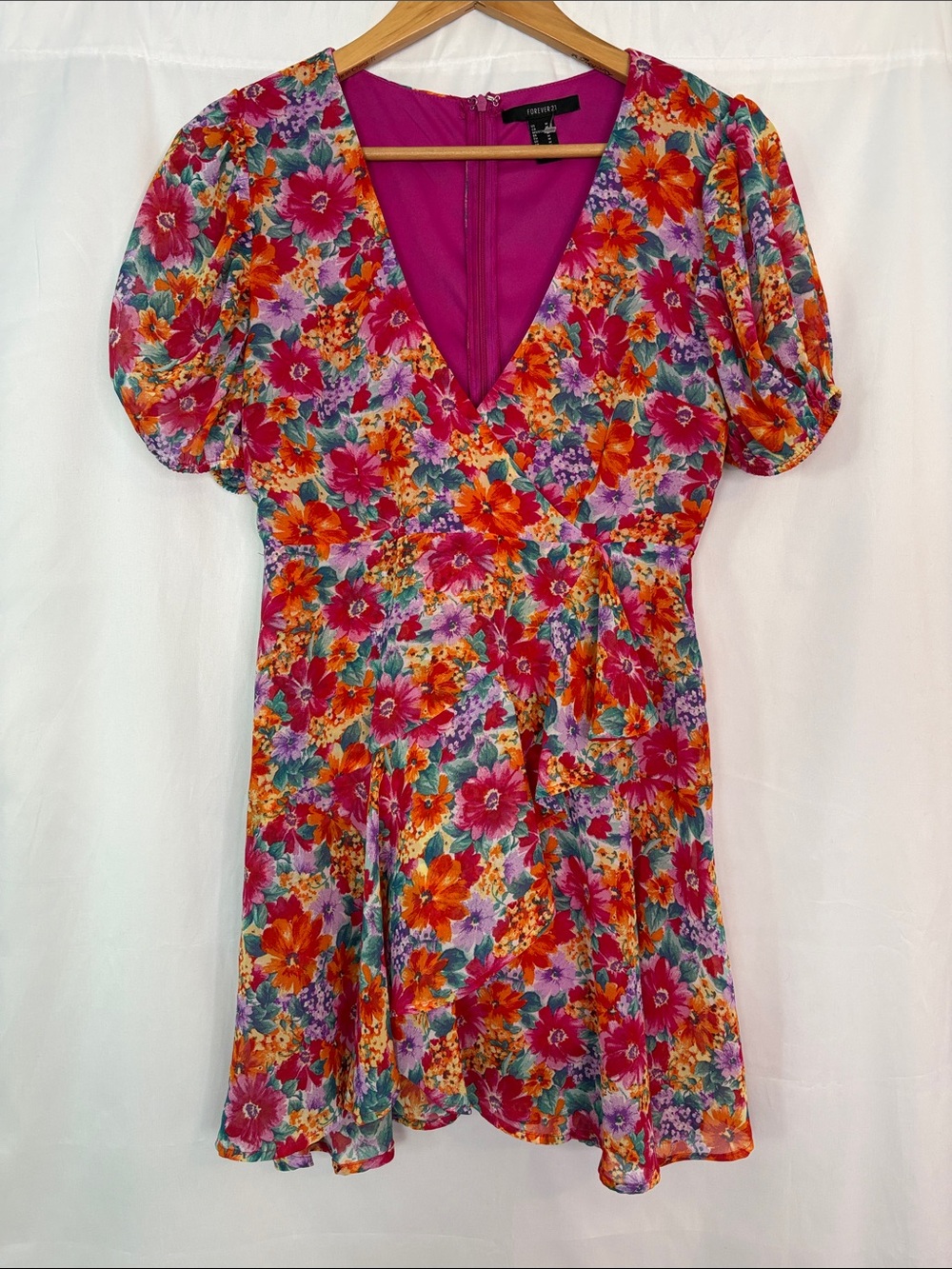 Forever 21 Pink and Multi Floral V-Neck Short Sleeve Dress Size M